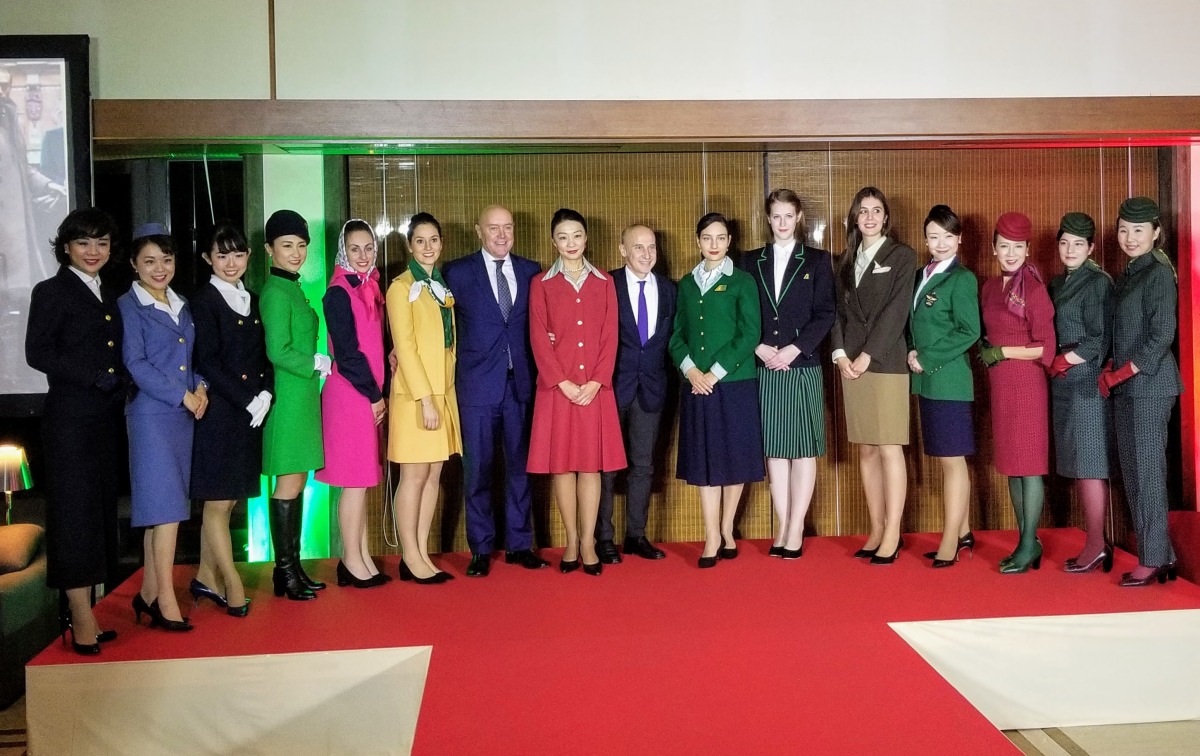 アリタリア航空、70周年の記念式典を開催 歴代の客室乗務員制服を披露