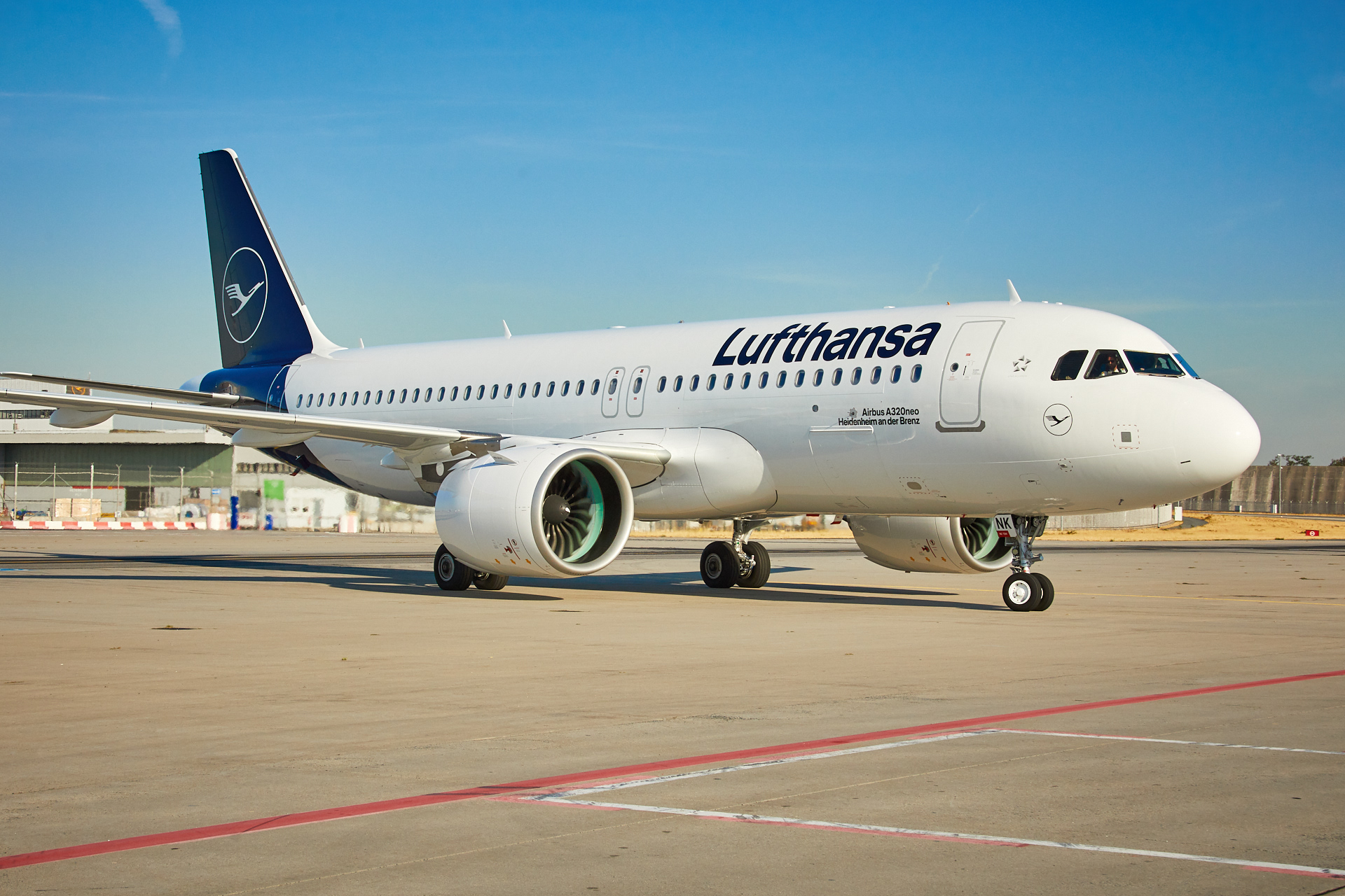 1/200 Jfox ルフトハンザ Lufthansa A320neo 新塗装 1/200 Jfox ルフトハンザ Lufthansa A320neo 新塗装