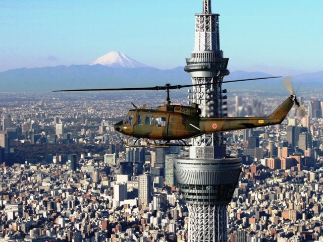 立川駐屯地、1月8日に年始編隊飛行訓練 UH-1JやOH-6Jが参加 | FlyTeam