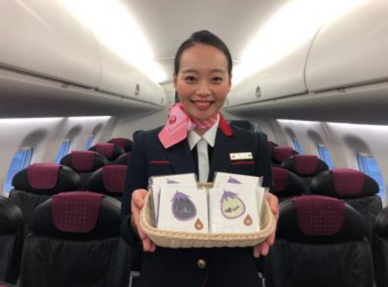 ジェイ・エア、機内で「泉州タオル オリジナルタオルハンカチ」を販売