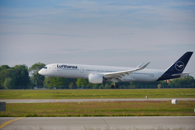 ルフトハンザ／ドイツ、Airbus／A350 ルフトハンザドイツ航空 正式名称はやはりドイツが付くのね