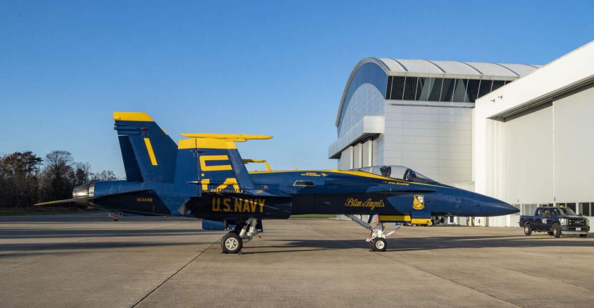 非売品、入手困難、米海軍ブルーエンジェルス曲技航空隊の上級下士官CPO限定コイン 1/144 アメリカ海軍 F/A-18E スーパーホーネット ブルー