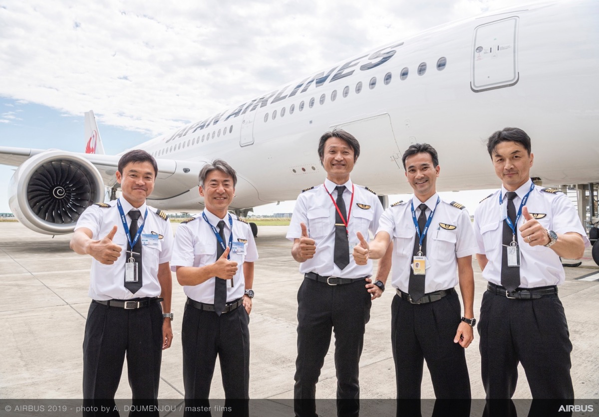ニュース画像：JAL パイロットイメージ | FlyTeam ニュース