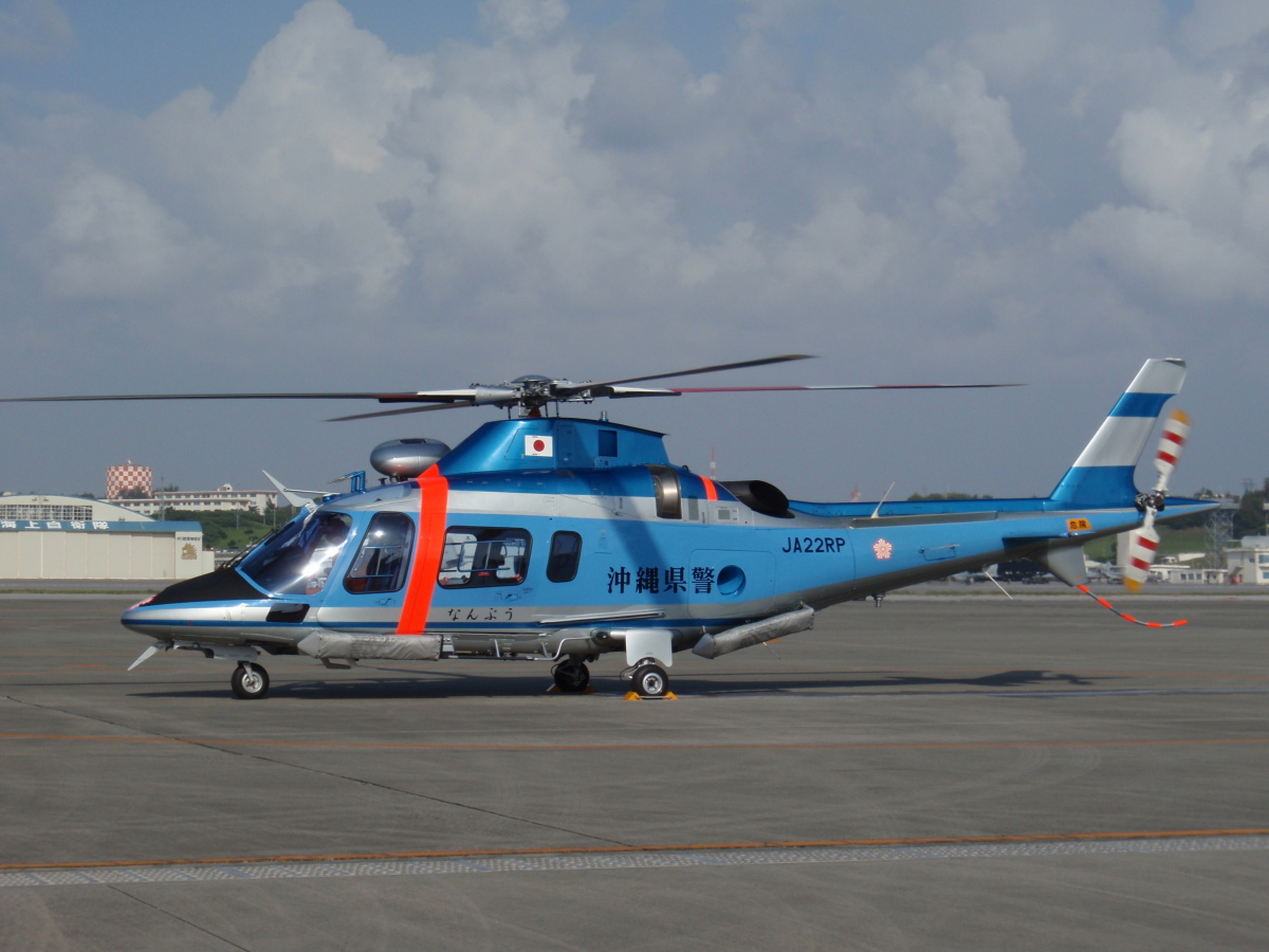 3代目 しまもり 運用開始 歴代の沖縄県警ヘリを振り返る Flyteam ニュース