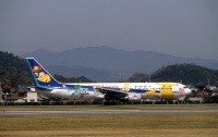 ニュース画像 2枚目：「ポケモンジェット1998」特別塗装機、767-300「JA8578」(LEVEL789さん撮影)