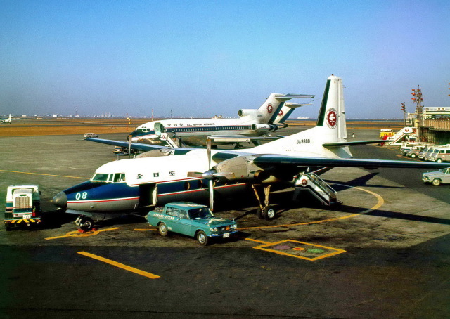 ANAのローカル線主力機はボーイング737-800、50年前はフォッカーだった