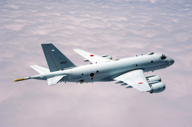 海自へ納入前のP-1「5533」、岐阜基地で滑走路逸脱 | FlyTeam ニュース