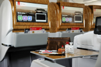 エミレーツ、ファーストとビジネスクラスで新作アメニティキットを提供