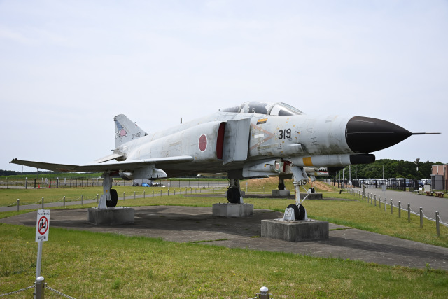 茨城空港に展示されているF-4ファントムを鮮やかな姿に！クラファン