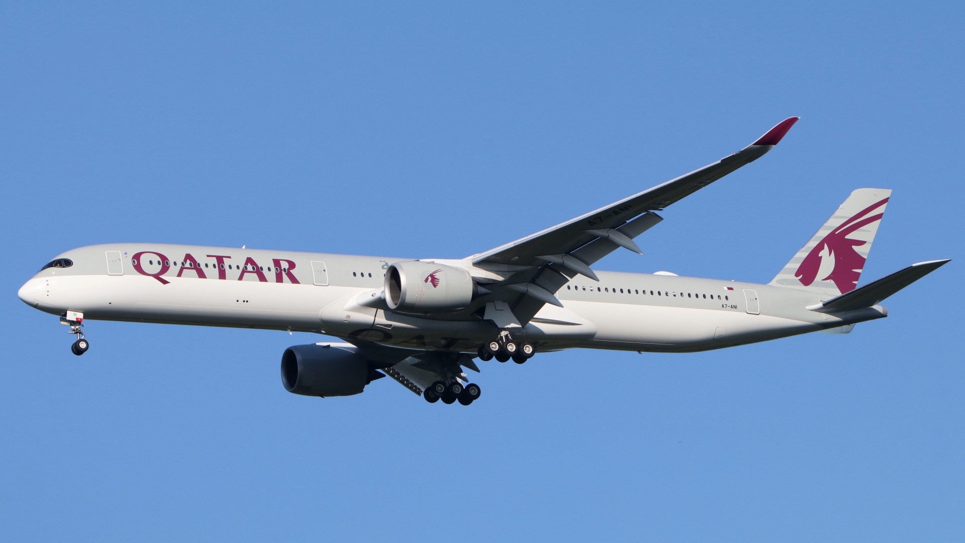 メッシ ネイマールなどを乗せたカタール航空 羽田空港にまもなく到着 Flyteam ニュース