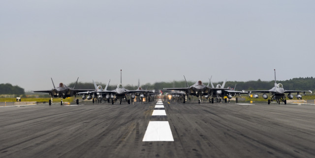 三沢航空祭2022 プログラム発表、F-35 2回飛行・RQ-4B初の地上展示
