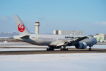 ニュース画像 2枚目：JAL最後の777-200ER「JA703J」(ラウダニキさん 2023年1月2日撮影 JA703J ボーイング777-246/ER 日本航空)