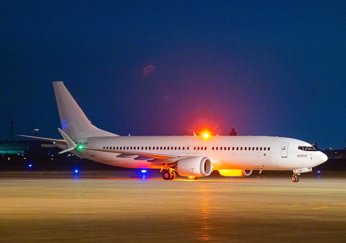 韓国LCCボーイング737 1/200  3機セット Amazon | JC Wings 1:200 SA2001 Japan Airlines Boeing 737-800