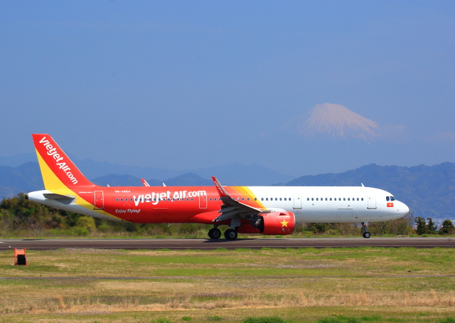 【非売品レア】JAL 日本航空　富士山静岡空港　搭乗記念 非売品 JAL 富士山静岡空港空港 搭乗記念品 深川製磁 - メルカリ