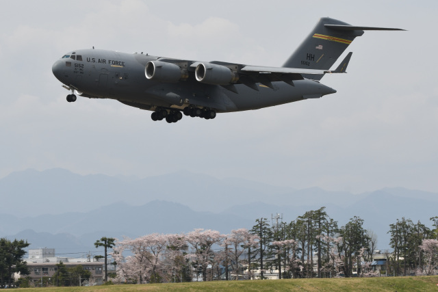 米軍放出品　美品　USAF 空軍　横田基地　ブランケット maxresdefault.jpg