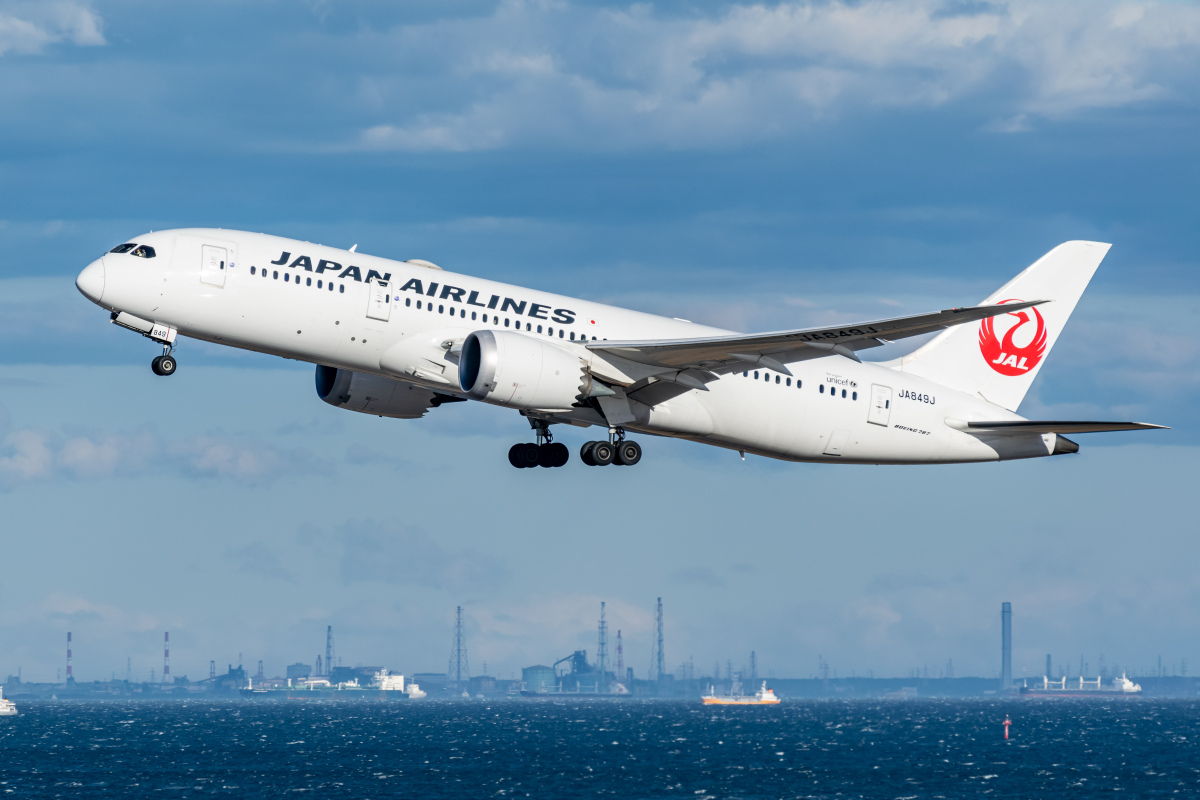 ニュース画像：羽田空港 2024年2月26日撮影 JA849J ボーイング787-8