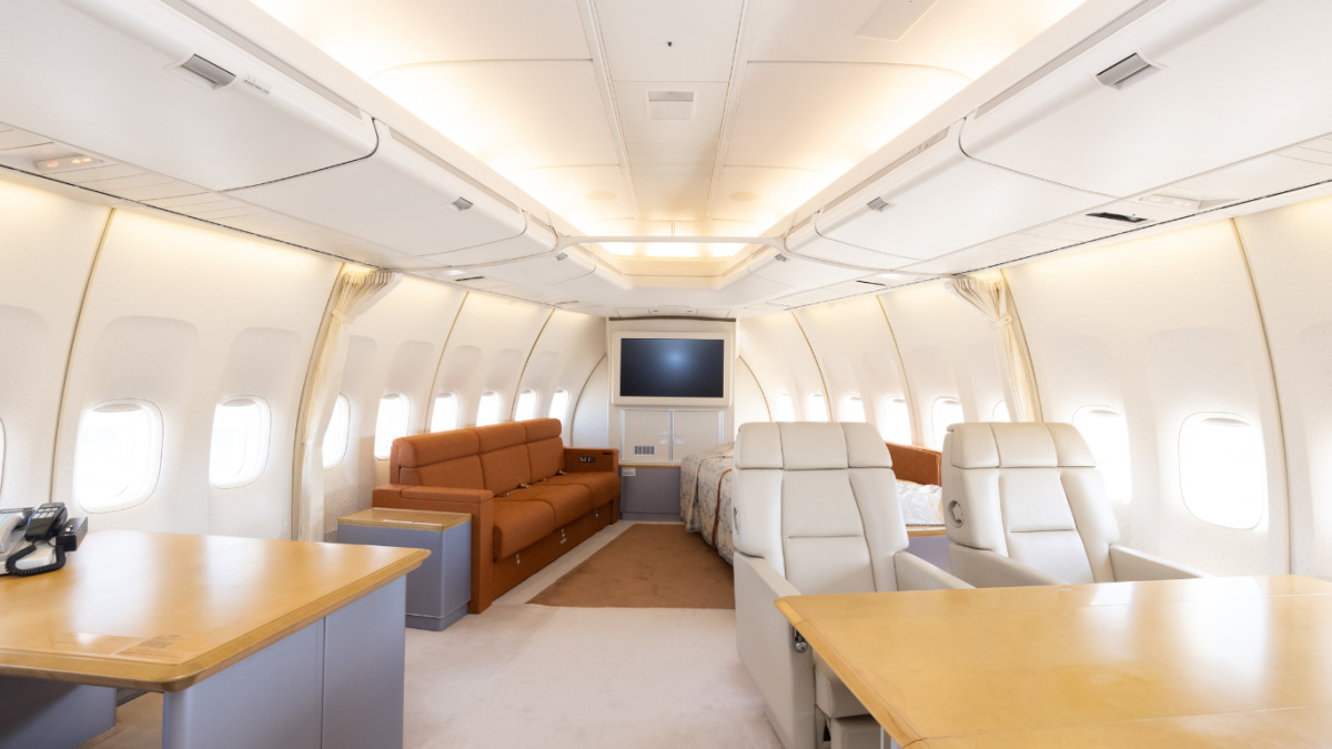 【 BOEING 】B747 客室ウインドウパネル 限定品 B747 ウィンドウパネル スタンド式 航空機 飛行機 本物 客室部品