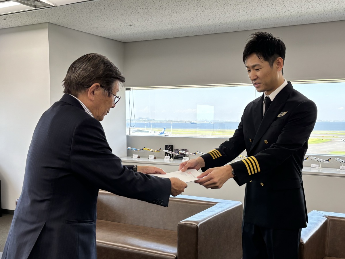 スカイマーク、初の自社養成パイロットが機長昇格！25年度入社の