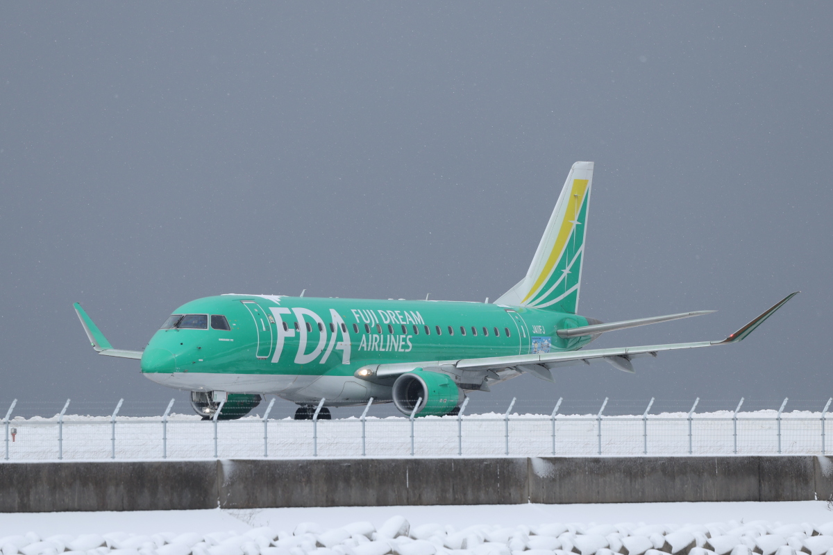 【お買得】アラスカ航空 レトロ塗装 エンブラエル ERJ-175　ジェミニ 2025年最新】エンブラエル175の人気アイテム - メルカリ