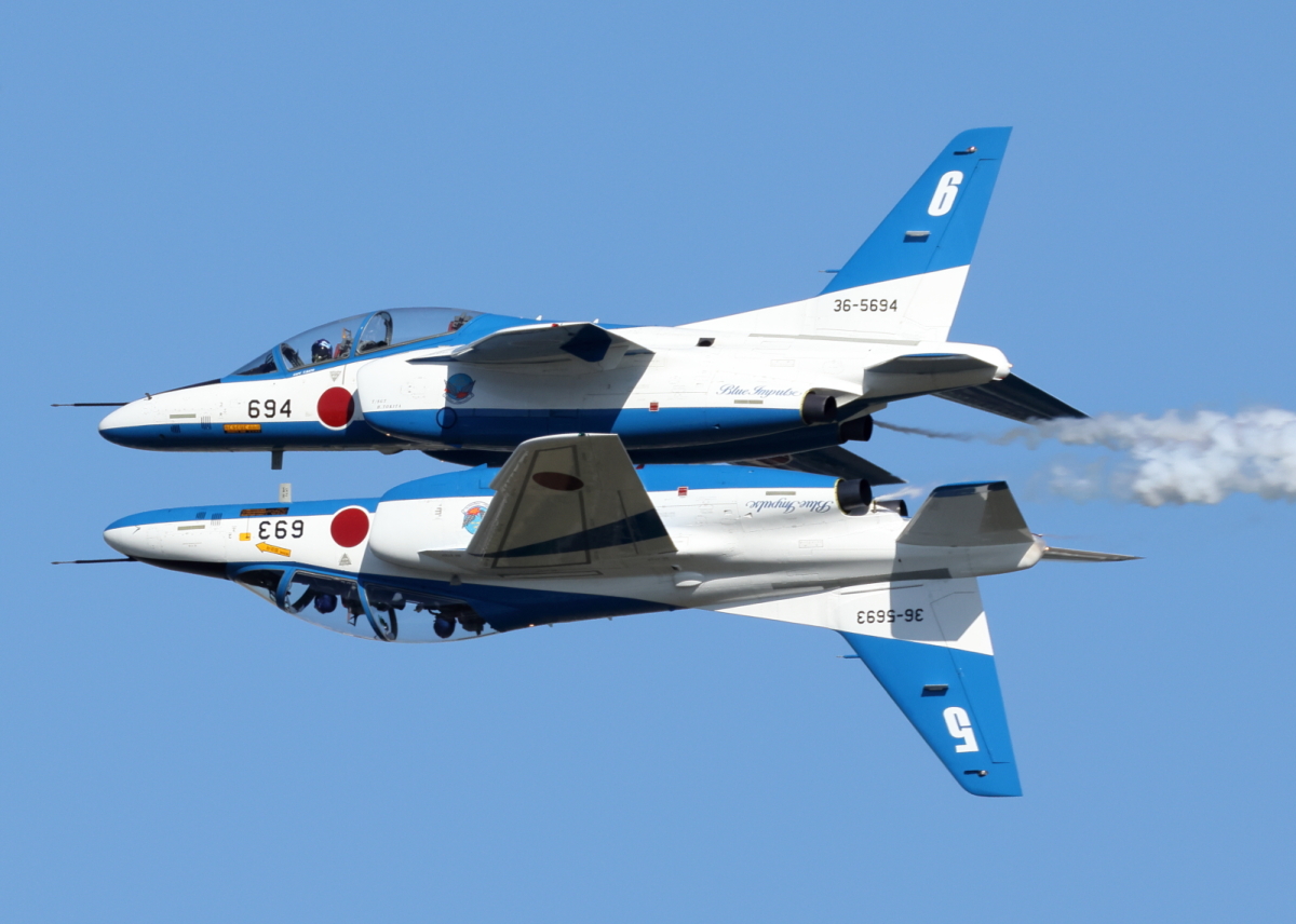 ブルーインパルス 2枚 ブルーインパルス2025】入間・浜松に2年連続、9月は東京都心に到来