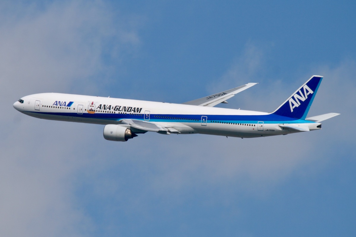 JAL「ガンダムJET」、運航開始！ 11月まで国内線へ | FlyTeam ニュース