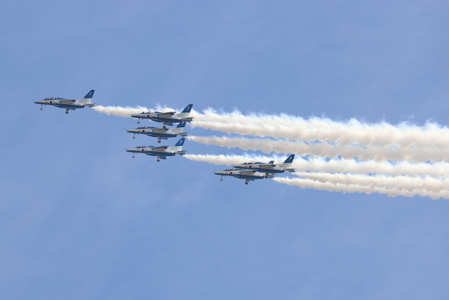 ブルー・インパルス 3枚 ブルーインパルス、三重国体前に展示飛行 予行9/3 本番9/4 | FlyTeam