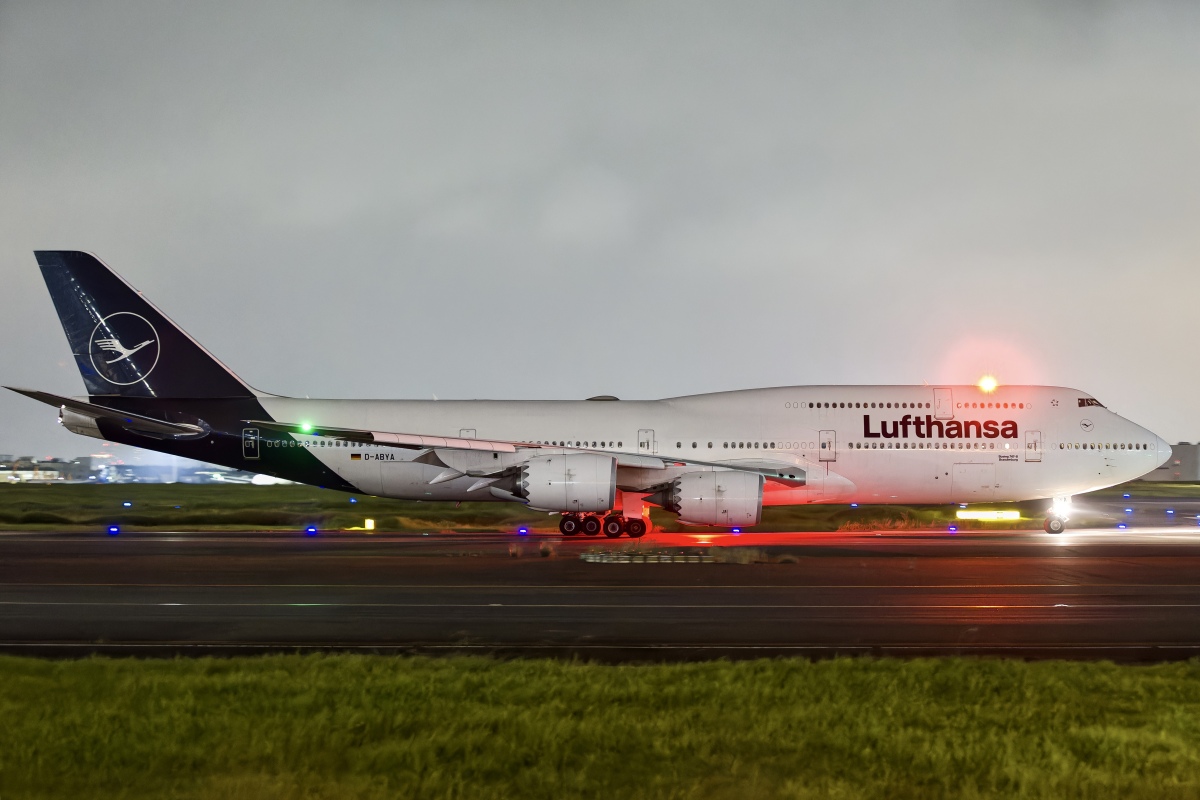 ニュース画像：羽田空港 2025年7月3日撮影 D-ABYA ボーイング747-830