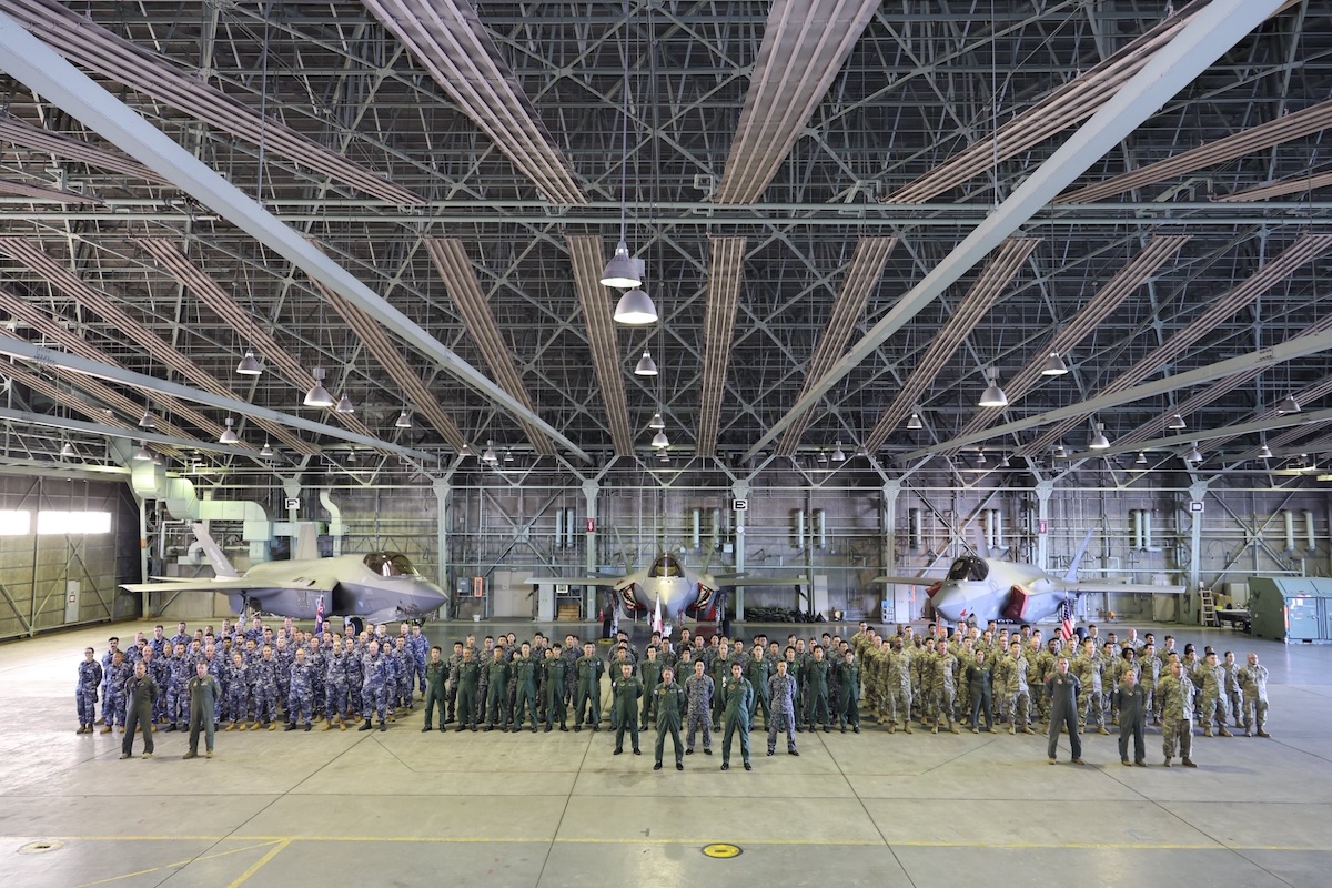 日米豪「F-35A」が揃い踏み！ 三沢基地で共同訓練 