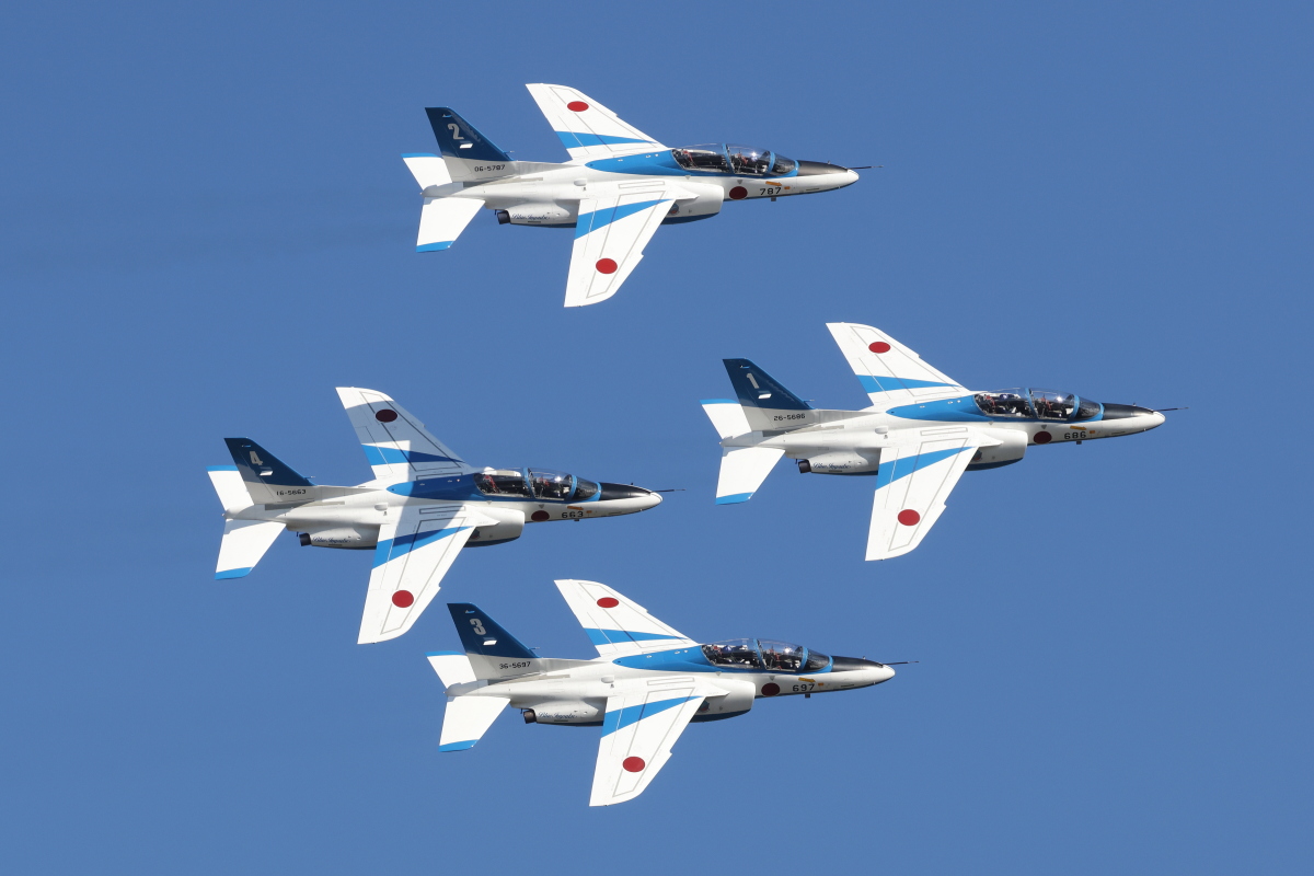 航空自衛隊、ブルーインパルス展示飛行再開前に接触事故の調査