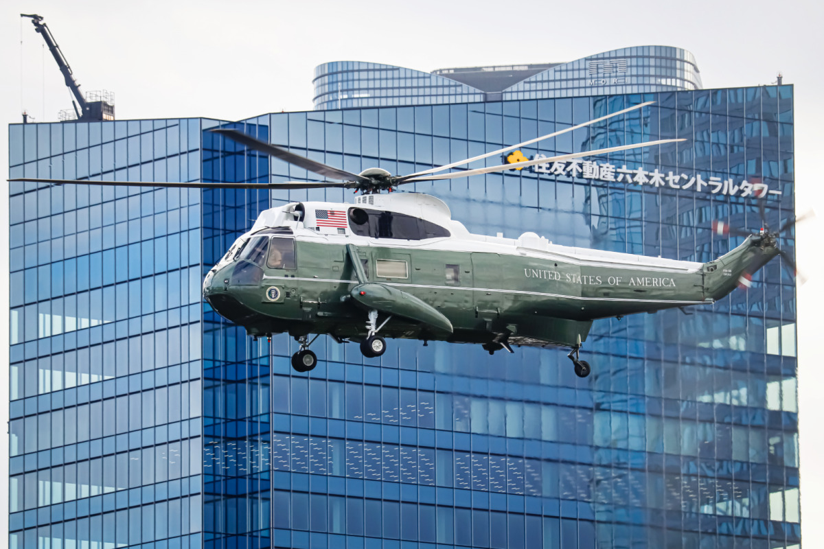 トランポリン大統領 トランポリン大統領 トランポリン大統領 Giant talking Trump robot