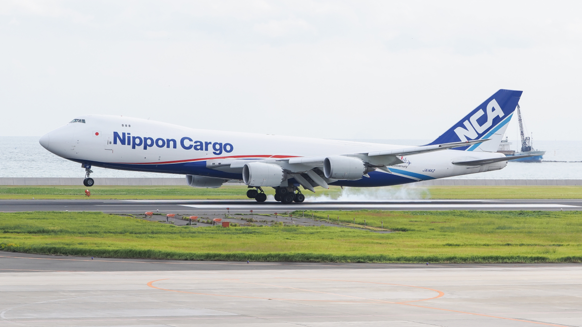 ニュース画像：北九州空港 2025年11月4日撮影 JA14KZ ボーイング747