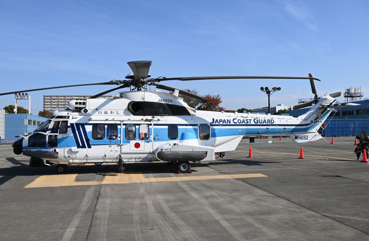 ニュース画像：立川飛行場 2025年11月8日撮影 JA692A エアバス