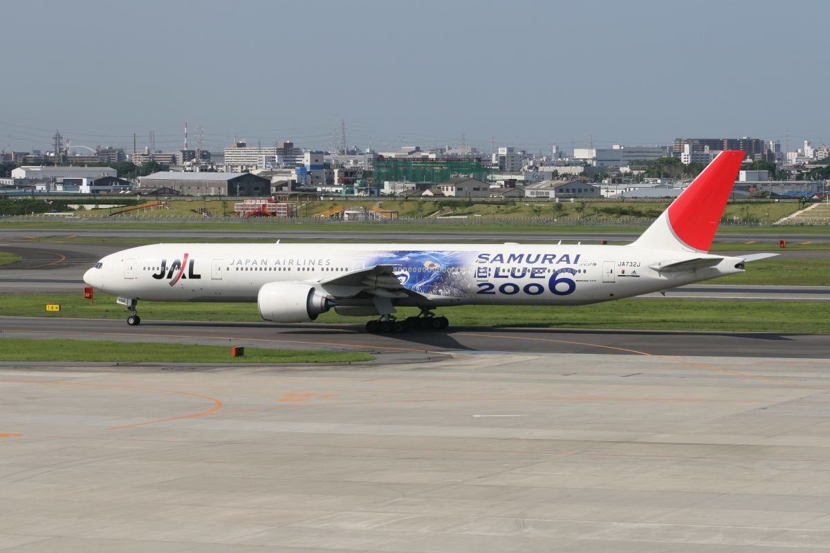 JAL、ワンワールド特別塗装の777‑300ER「JA732J」がシドニー〜羽田線で