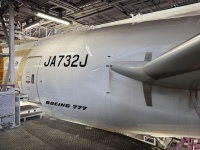 JAL、ワンワールド塗装の777-300ER「JA732J」が退役整備を開始