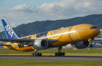 ANA国際線仕様スターアライアンス塗装の777-300ER、離日 | FlyTeam