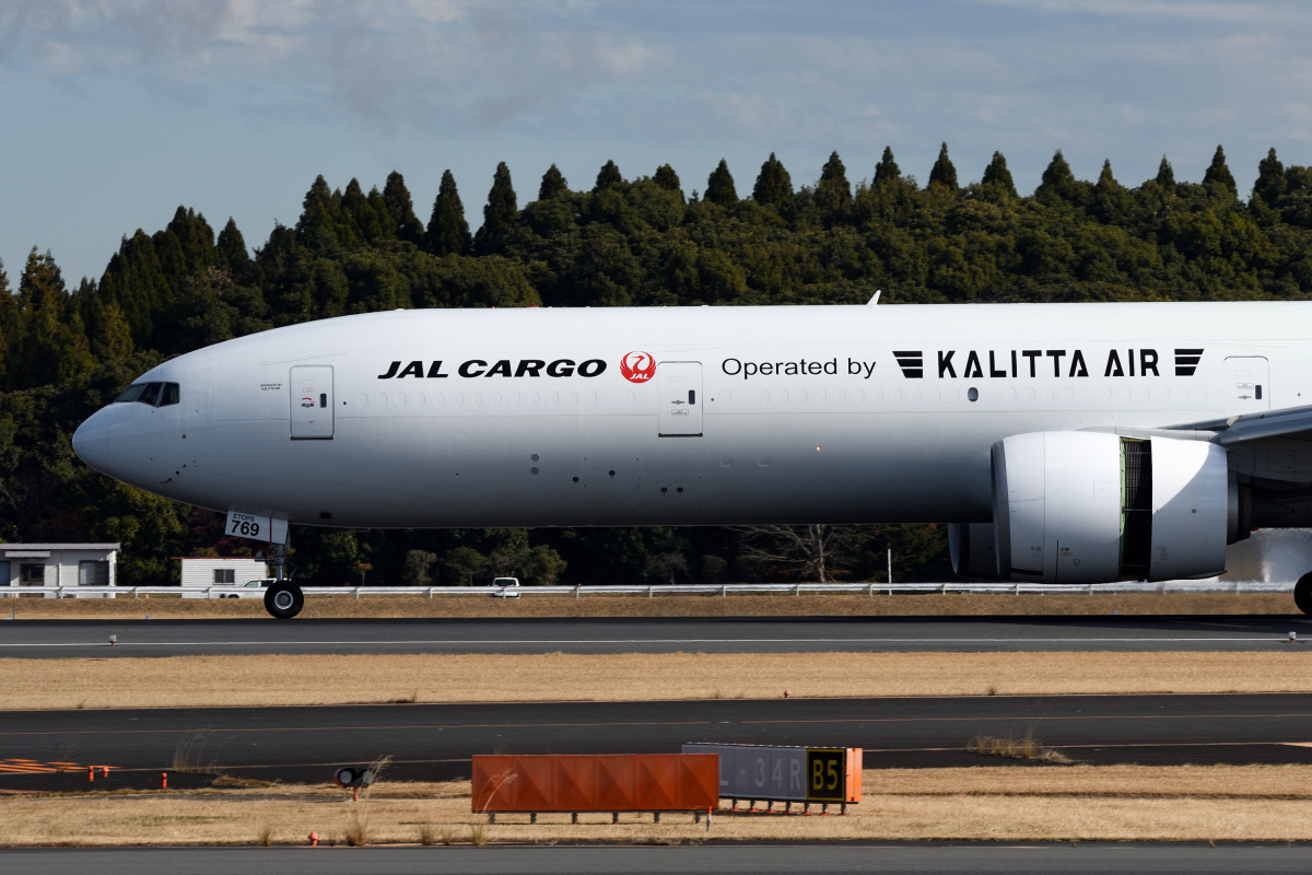 注目された飛来機情報】鶴丸773貨物機が登場！SBホークス優勝旅行や