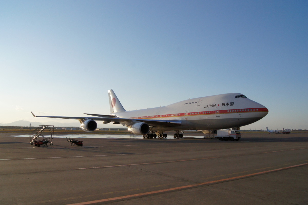 政府専用機、首相のロシア、中国、ラオス訪問で運航 9月2日から8日