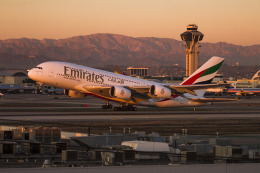 LAX Spotterさんが、ロサンゼルス国際空港で撮影したエミレーツ航空 A380-861の航空フォト（飛行機 写真・画像）