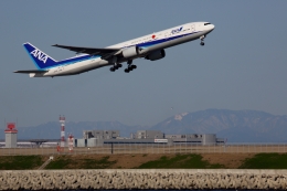 サラ＠とーさんさんが、羽田空港で撮影した全日空 777-381の航空フォト（飛行機 写真・画像）