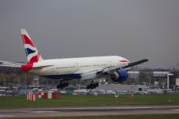 Leporelloさんが、ロンドン・ヒースロー空港で撮影したブリティッシュ・エアウェイズ 777-236/ERの航空フォト（飛行機 写真・画像）