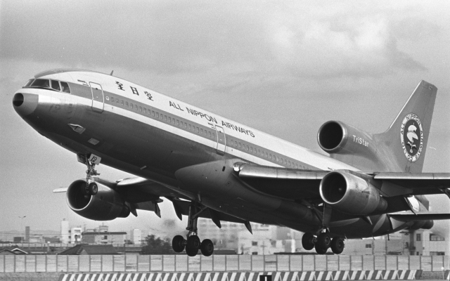 ANA L-1011 JA8521 他1機 イチロー 機体記号 : JA8512 (ANA) 航空機体ガイド | FlyTeam(フライチーム)