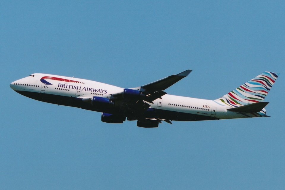 ブリティッシュ・エアウェイズ Boeing 747-400 G-BNLV 成田国際