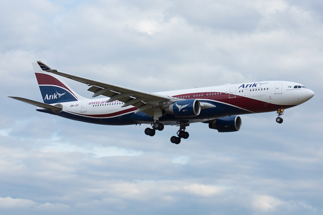 Tomo-Papaさんが、ロンドン・ヒースロー空港で撮影したアリク・エア A330-223の航空フォト（飛行機 写真・画像）