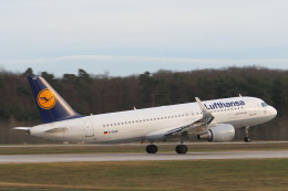 安芸あすかさんが、フランクフルト国際空港で撮影したルフトハンザドイツ航空 A320-214の航空フォト（飛行機 写真・画像）