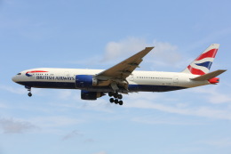 安芸あすかさんが、ロンドン・ヒースロー空港で撮影したブリティッシュ・エアウェイズ 777-236/ERの航空フォト（飛行機 写真・画像）
