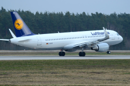 バーバ父さんが、フランクフルト国際空港で撮影したルフトハンザドイツ航空 A320-214の航空フォト（飛行機 写真・画像）