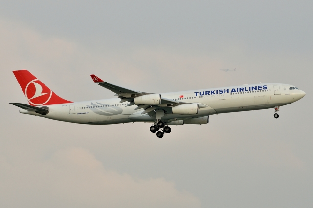 【非売品】TURKISH AIRLINES / ターキッシュ｜A330-300 ターキッシュエア、300機目はA330-300