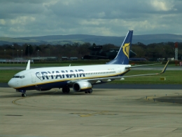 ▲®さんが、マンチェスター空港で撮影したライアンエア 737-8ASの航空フォト（飛行機 写真・画像）