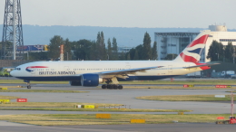 誘喜さんが、ロンドン・ヒースロー空港で撮影したブリティッシュ・エアウェイズ 777-236/ERの航空フォト（飛行機 写真・画像）