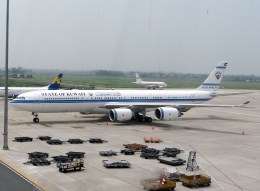 ぺペロンチさんが、ノイバイ国際空港で撮影したクウェート政府 A340-542の航空フォト（飛行機 写真・画像）